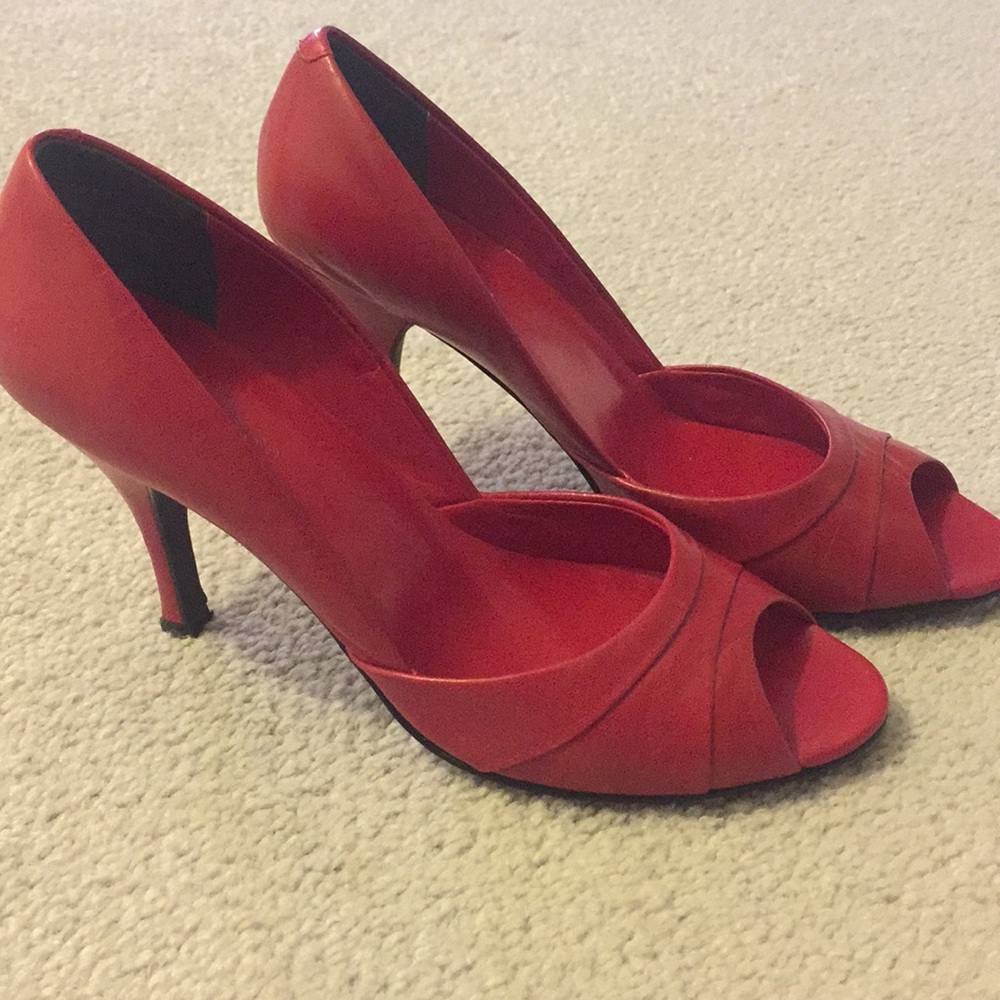 Maripe size 7.5 red leather heels